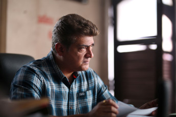 timthumb.php?src=https%3A%2F%2Fimg.studioflicks.com%2Fwp content%2Fuploads%2F2021%2F12%2F25190640%2FValimai Movie HD Images 16