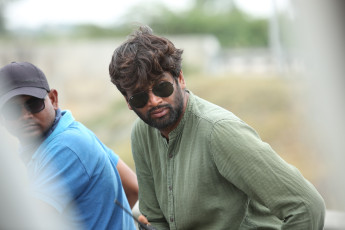 timthumb.php?src=https%3A%2F%2Fimg.studioflicks.com%2Fwp content%2Fuploads%2F2021%2F12%2F25190751%2FValimai Movie HD Images 22