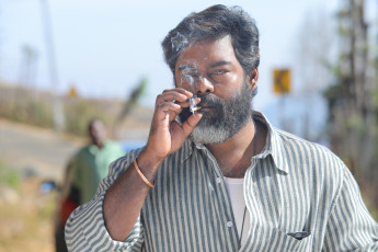 timthumb.php?src=https%3A%2F%2Fimg.studioflicks.com%2Fwp content%2Fuploads%2F2022%2F05%2F06161801%2FVisithiran Movie HQ Images 16