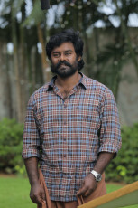 timthumb.php?src=https%3A%2F%2Fimg.studioflicks.com%2Fwp content%2Fuploads%2F2022%2F05%2F06162423%2FVisithiran Movie HQ Images 40