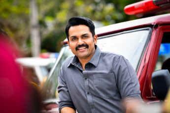 timthumb.php?src=https%3A%2F%2Fimg.studioflicks.com%2Fwp content%2Fuploads%2F2022%2F10%2F20200342%2FSardar Movie HQ Images 12