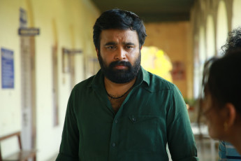 timthumb.php?src=https%3A%2F%2Fimg.studioflicks.com%2Fwp content%2Fuploads%2F2023%2F02%2F05130038%2FAyothi Movie HD Images 32