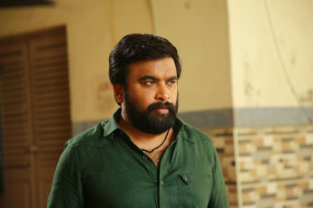 timthumb.php?src=https%3A%2F%2Fimg.studioflicks.com%2Fwp content%2Fuploads%2F2023%2F02%2F05130320%2FAyothi Movie HD Images 3