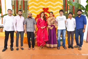 timthumb.php?src=https%3A%2F%2Fimg.studioflicks.com%2Fwp content%2Fuploads%2F2023%2F03%2F27111727%2FSSMB 28 Movie Pooja Stills 1