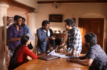 timthumb.php?src=https%3A%2F%2Fimg.studioflicks.com%2Fwp content%2Fuploads%2F2023%2F05%2F05190331%2FVeeran Movie HD Images 14