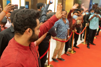 timthumb.php?src=https%3A%2F%2Fimg.studioflicks.com%2Fwp content%2Fuploads%2F2021%2F12%2F11094329%2FRRR Movie Chennai Press Meet HQ Photos 38